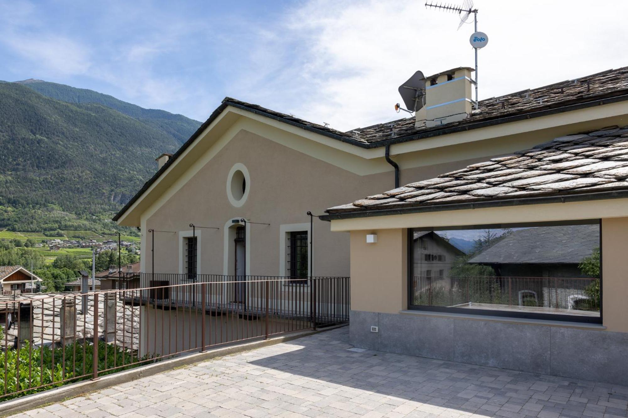 Manor House Apartment Аоста Екстериор снимка